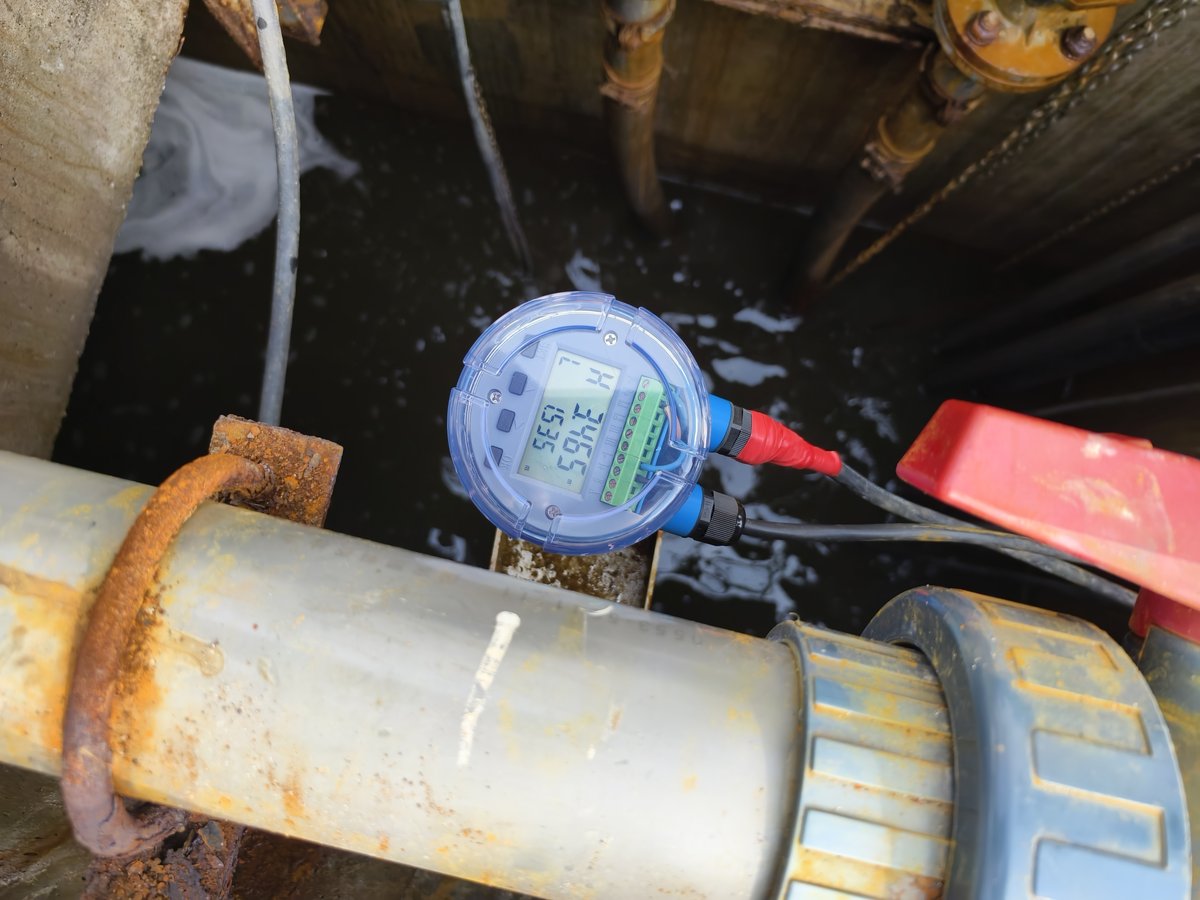 WELK level transmitter on a wastewater pipeline in an industrial plant